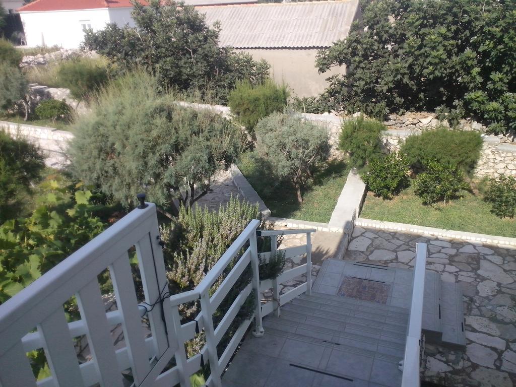 Kuca Za Odmor Laura Apartment Razanac Ruang foto